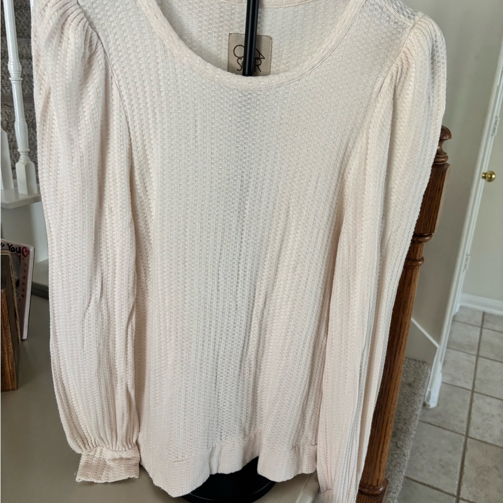 Chaser Cream Long-Sleeve Puff-Shoulder Knit Top